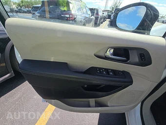 2024 Chrysler Pacifica Hybrid Select 121.6" WB - miniatura 9