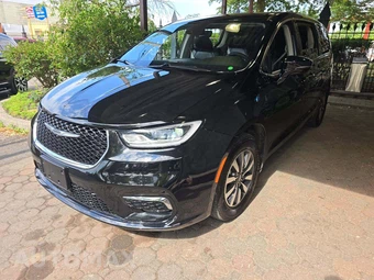 2024 Chrysler Pacifica Hybrid Select 121.6" WB - car from the USA, Manheim Buy-Now listing at AUTOMAX