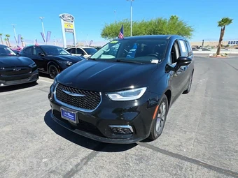 2024 Chrysler Pacifica Hybrid Select 121.6" WB