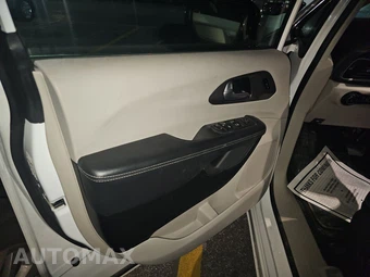 2024 Chrysler Pacifica Hybrid Select 121.6" WB - miniatura 9