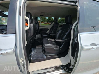 2024 Chrysler Pacifica Hybrid Select 121.6" WB - miniatura 10