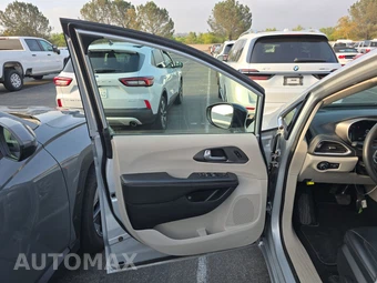 2024 Chrysler Pacifica Hybrid Select 121.6" WB - miniatura 9