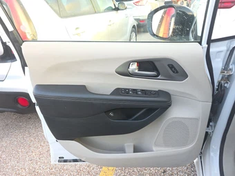 2024 Chrysler Pacifica Hybrid Select 121.6" WB - miniatura 9