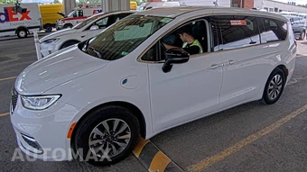 2024 Chrysler Pacifica Hybrid Select 121.6" WB