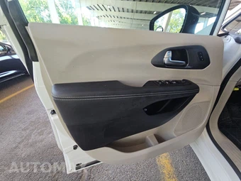 2024 Chrysler Pacifica Hybrid Select 121.6" WB - miniatura 9