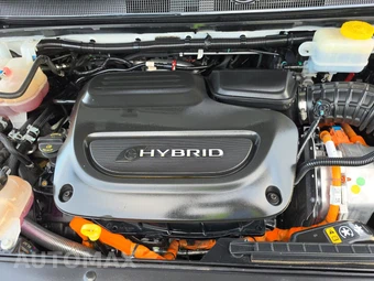 2024 Chrysler Pacifica Hybrid Select Premium S Appearance 121.6" WB - miniatura 16