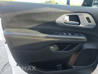 2024 Chrysler Pacifica Hybrid Select S Appearance 121.6" WB - miniatura 9
