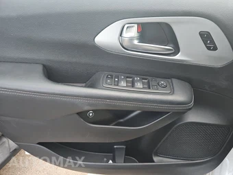 2024 Chrysler Pacifica Hybrid Select S Appearance 121.6" WB - miniatura 9