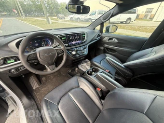 2024 Chrysler Pacifica Hybrid Select S Appearance 121.6" WB - miniatura 11