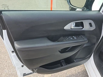 2024 Chrysler Pacifica Hybrid Select S Appearance 121.6" WB - miniatura 9