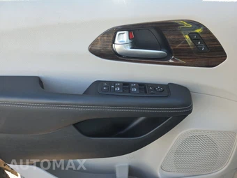 2024 Chrysler Pacifica Limited 121.6" WB - miniatura 9