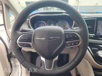 2024 Chrysler Pacifica Limited 121.6" WB - miniatura 10