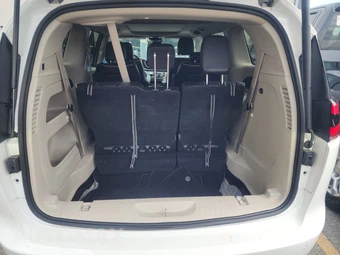 2024 Chrysler Pacifica Limited 121.6" WB - miniatura 17