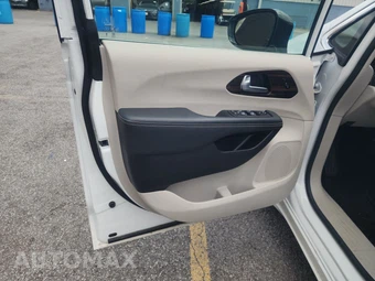2024 Chrysler Pacifica Limited 121.6" WB - miniatura 9