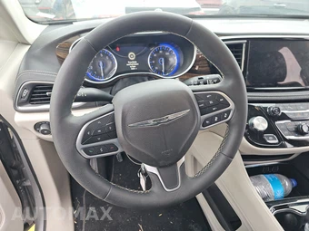 2024 Chrysler Pacifica Limited 121.6" WB - miniatura 10