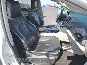 2024 Chrysler Pacifica Limited 121.6" WB - miniatura 19