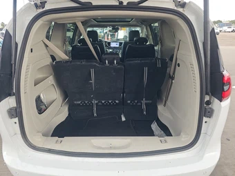 2024 Chrysler Pacifica Limited 121.6" WB - miniatura 17