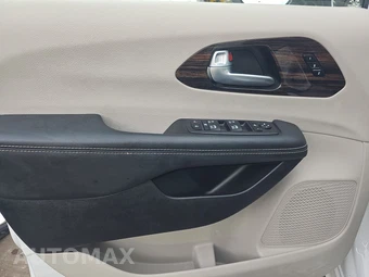2024 Chrysler Pacifica Limited 121.6" WB - miniatura 9