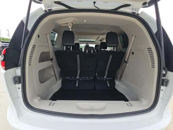 2024 Chrysler Pacifica Limited 121.6" WB - miniatura 15