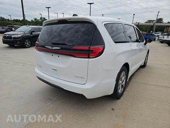 2024 Chrysler Pacifica Limited 121.6" WB - miniatura 3