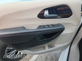 2024 Chrysler Pacifica Limited 121.6" WB - miniatura 9
