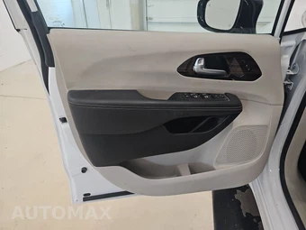 2024 Chrysler Pacifica Limited 121.6" WB - miniatura 9