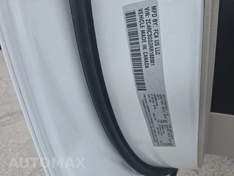 2024 Chrysler Pacifica Limited 121.6" WB – miniatura 15