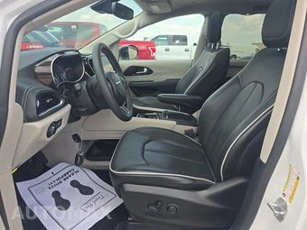 2024 Chrysler Pacifica Limited 121.6" WB – miniatura 7