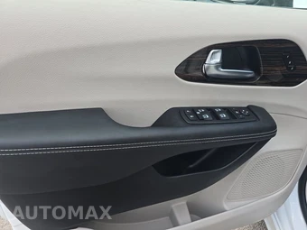 2024 Chrysler Pacifica Limited 121.6" WB – miniatura 9