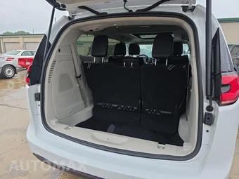 2024 Chrysler Pacifica Limited 121.6" WB - miniatura 14