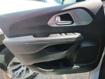 2024 Chrysler Pacifica Touring 121.6" WB - miniatura 15
