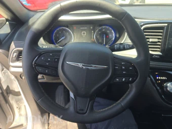 2024 Chrysler Pacifica Touring 121.6" WB - miniatura 10