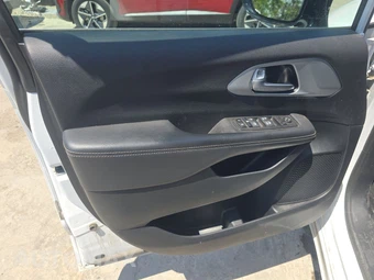 2024 Chrysler Pacifica Touring 121.6" WB - miniatura 9
