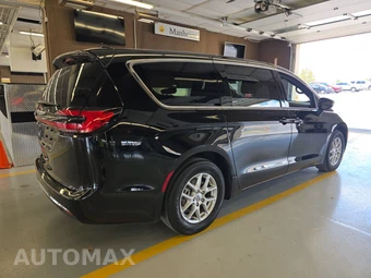 2024 Chrysler Pacifica Touring 121.6" WB – miniatura 4
