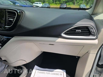 2024 Chrysler Pacifica Touring L 121.6" WB - miniatura 17