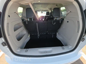 2024 Chrysler Pacifica Touring L 121.6" WB - miniatura 17