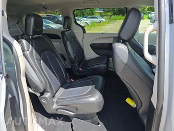 2024 Chrysler Pacifica Touring L 121.6" WB - miniatura 14