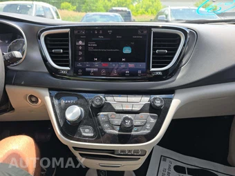 2024 Chrysler Pacifica Touring L 121.6" WB - miniatura 7