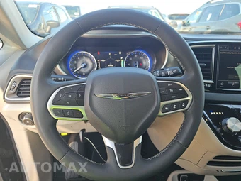 2024 Chrysler Pacifica Touring L 121.6" WB - miniatura 10