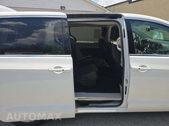 2024 Chrysler Pacifica Touring L 121.6" WB - miniatura 14