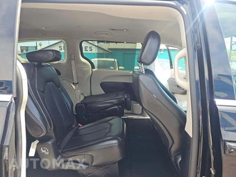 2024 Chrysler Pacifica Touring L 121.6" WB - miniatura 17
