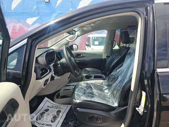 2024 Chrysler Pacifica Touring L 121.6" WB - miniatura 6