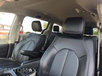 2024 Chrysler Pacifica Touring L 121.6" WB - miniatura 11