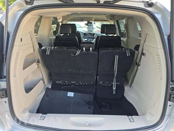 2024 Chrysler Pacifica Touring L 121.6" WB - miniatura 15
