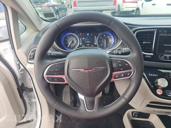 2024 Chrysler Pacifica Touring L 121.6" WB - miniatura 10
