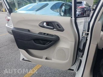 2024 Chrysler Pacifica Touring L 121.6" WB - miniatura 9