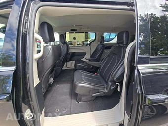 2024 Chrysler Pacifica Touring L 121.6" WB - miniatura 10