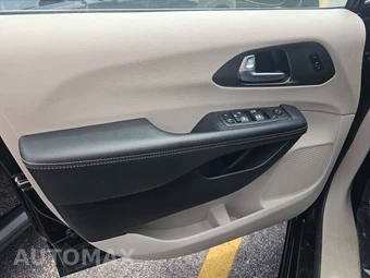 2024 Chrysler Pacifica Touring L 121.6" WB - miniatura 9