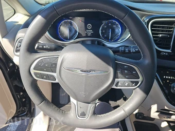 2024 Chrysler Pacifica Touring L 121.6" WB - miniatura 10