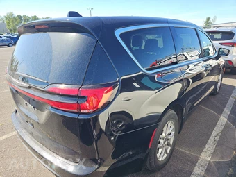 2024 Chrysler Pacifica Touring L 121.6" WB - miniatura 4